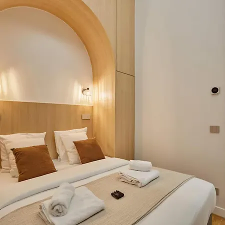 Chic Saint Honore Luxury With Ac Apartment Paris