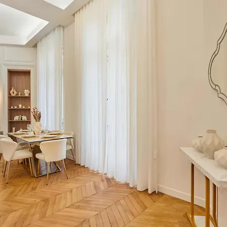 Chic Saint Honore Luxury With Ac Apartment Paris