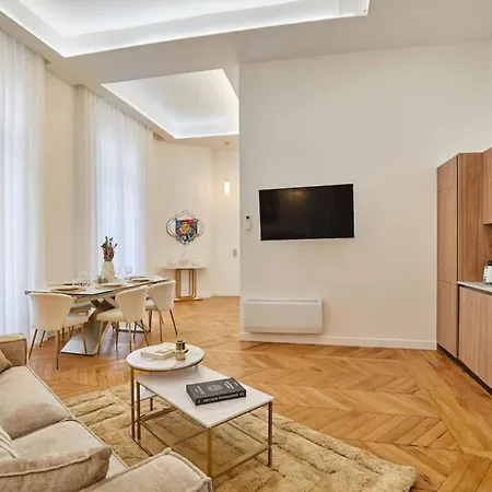 Chic Saint Honore Luxury With Ac Apartment